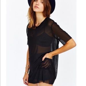 Silence + Noise Oversized Mesh Tee. Size S.